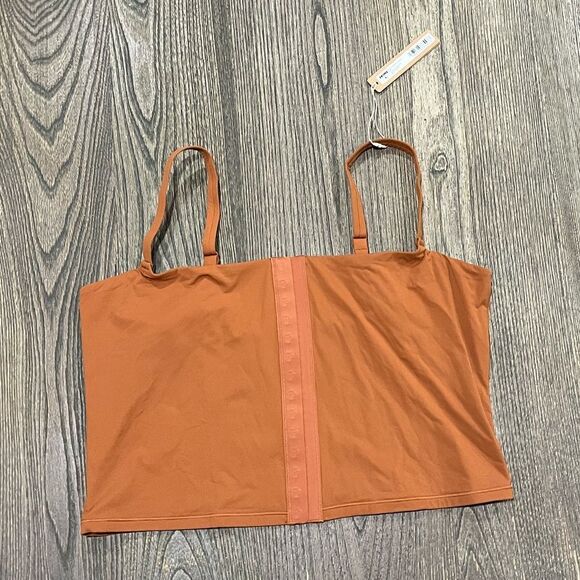 NWT Skims Fits Everybody Adaptive Cami Crop Tank Top Front Hook & Eye Bronze 2X - Picture 1 of 4